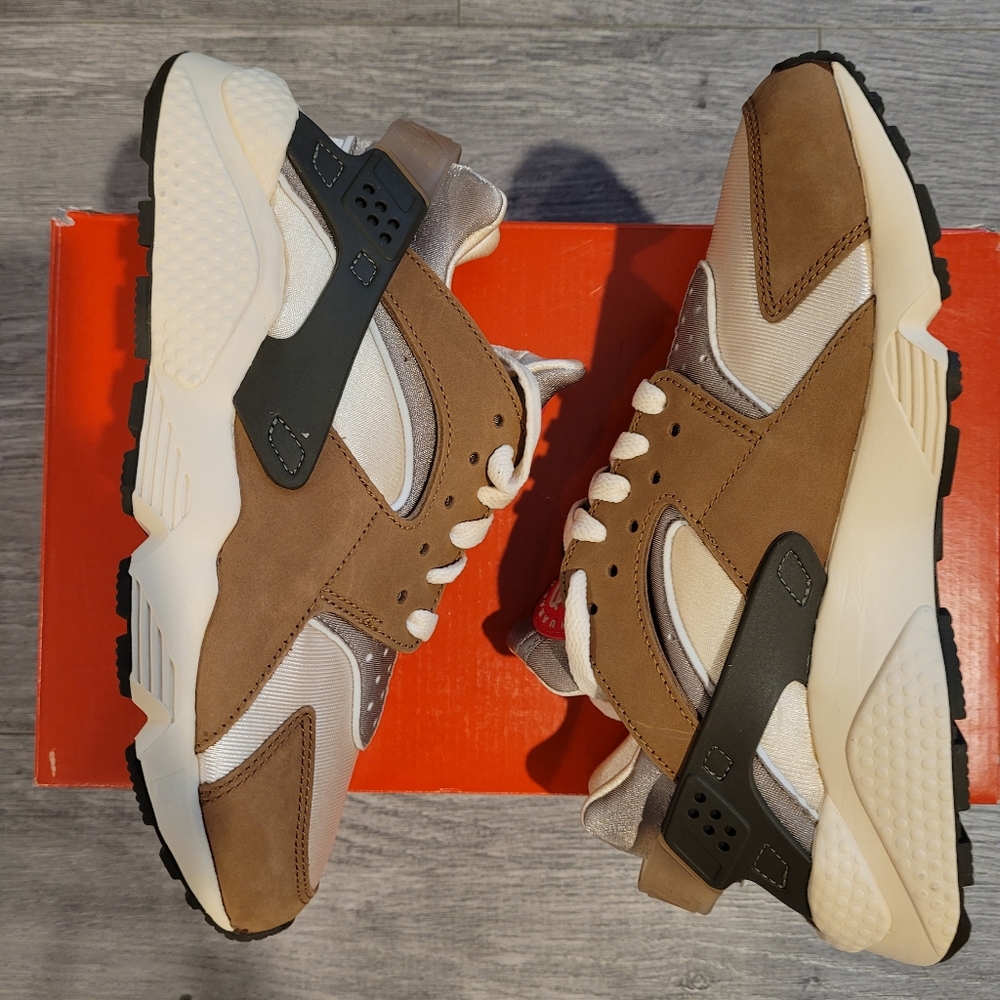 Nike Huarache x Stussy 'Desert Oak'